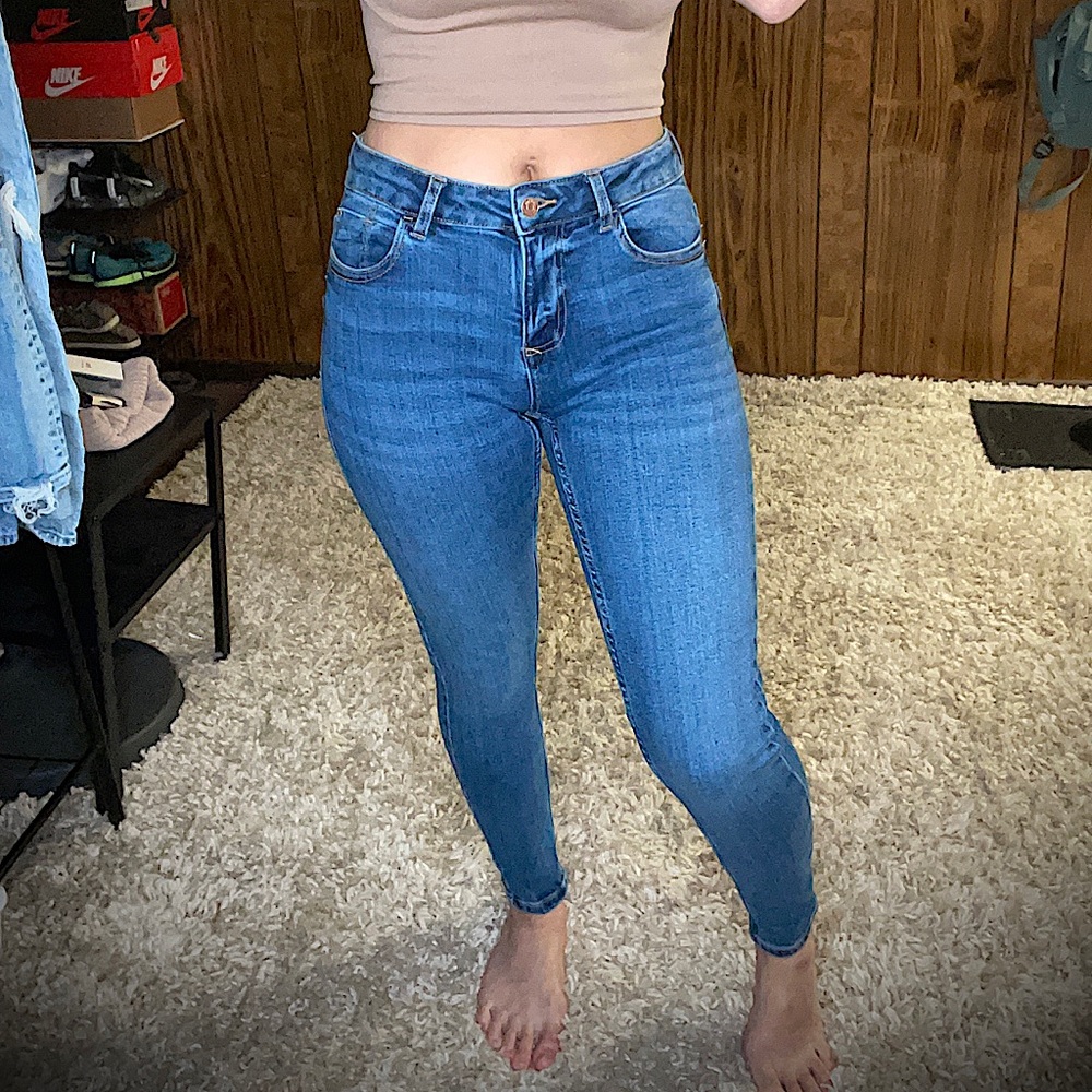 Zara jeans — size 2 — mid rise - non-ripped